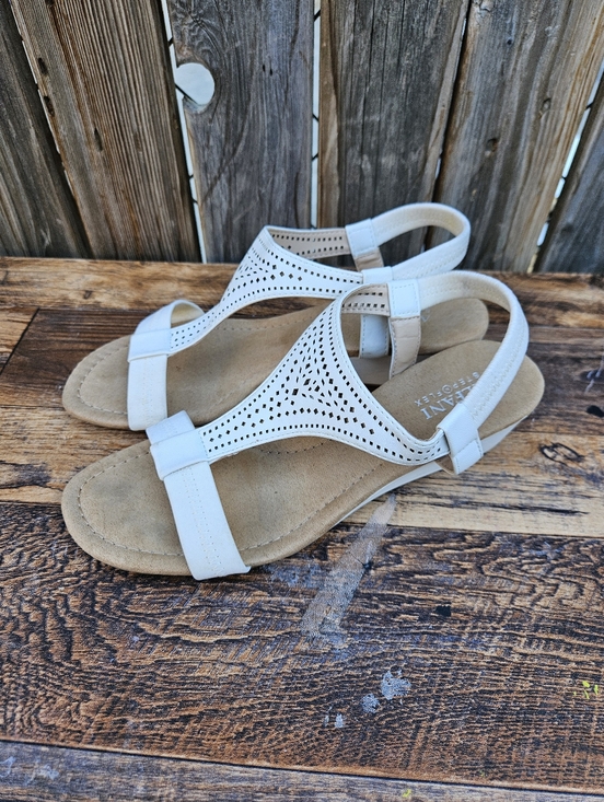 Alfani Shoes - Women’s White Laser-Cut T-Strap Sandals Size 7M